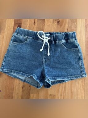 Forever 21 Blue Denim Drawstring Women’s Shorts M